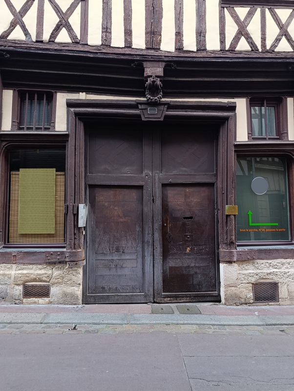 Crédit photo : cerema Porte et ornements de façade